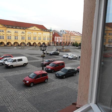 Penzion U Ceske Koruny Йичин Экстерьер фото