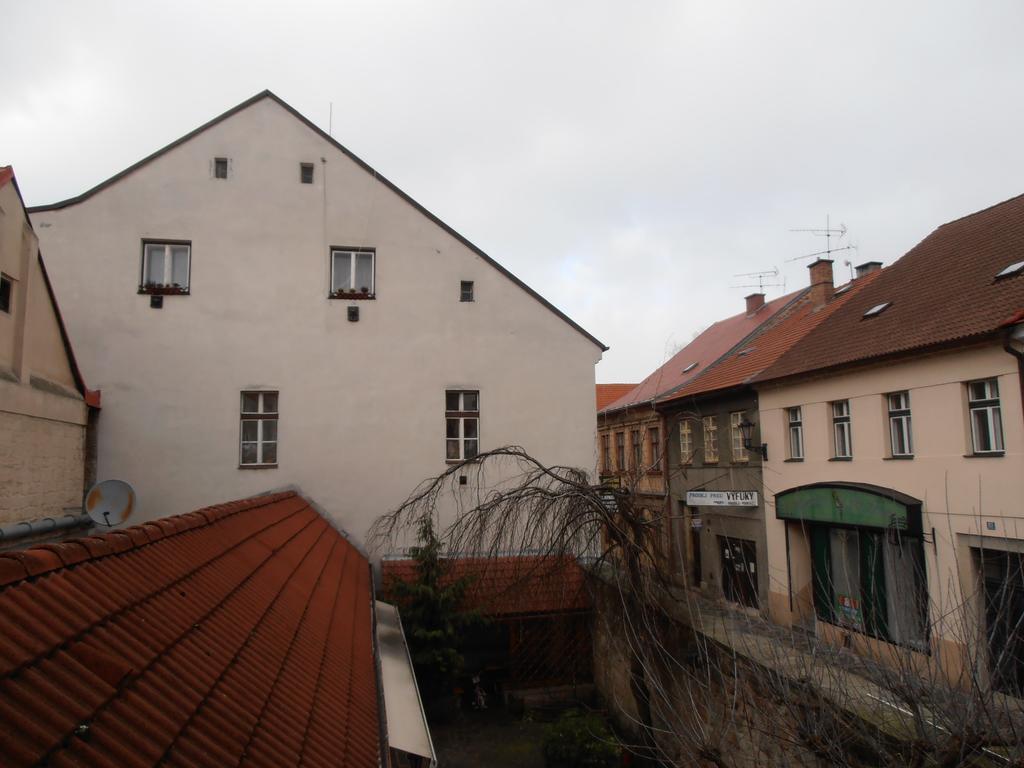 Penzion U Ceske Koruny Йичин Экстерьер фото