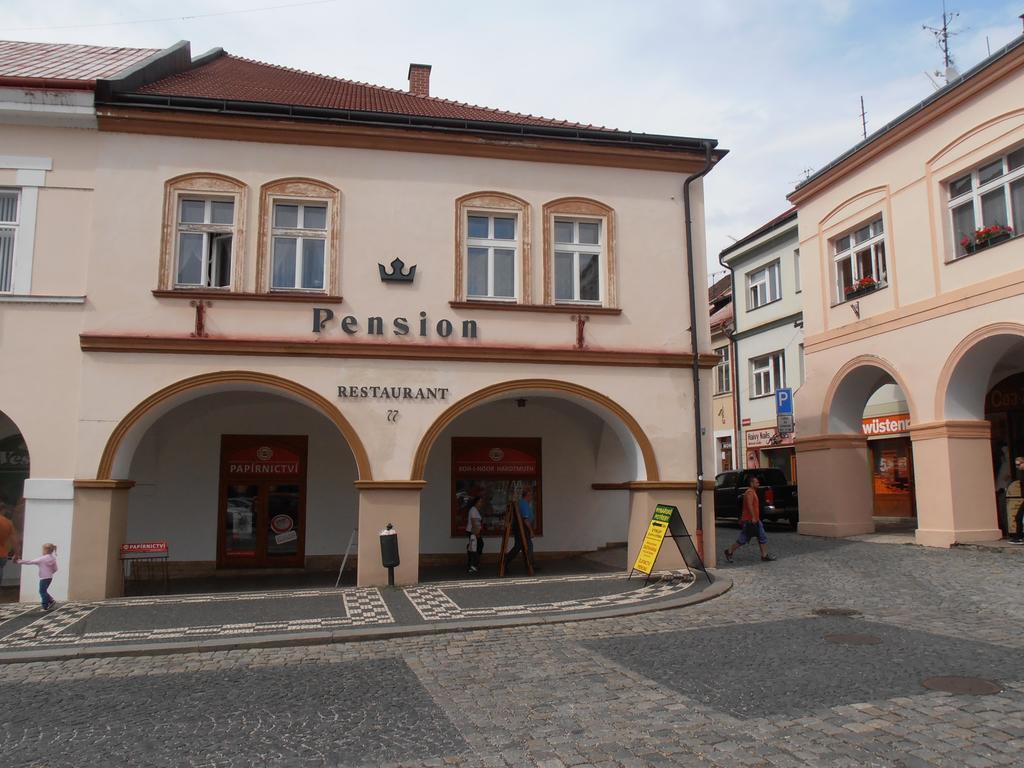 Penzion U Ceske Koruny Йичин Экстерьер фото